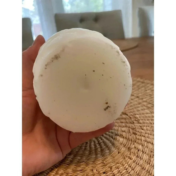 7" White Pineapple Handmade Candle - Picture 5 of 6